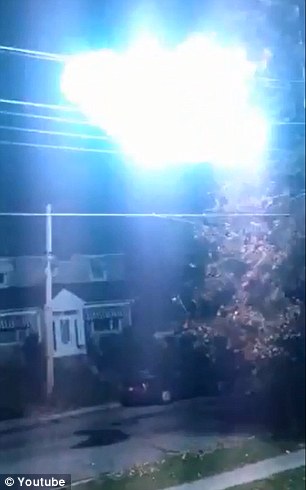 article-2485492-1927F4FF00000578-931_306x490