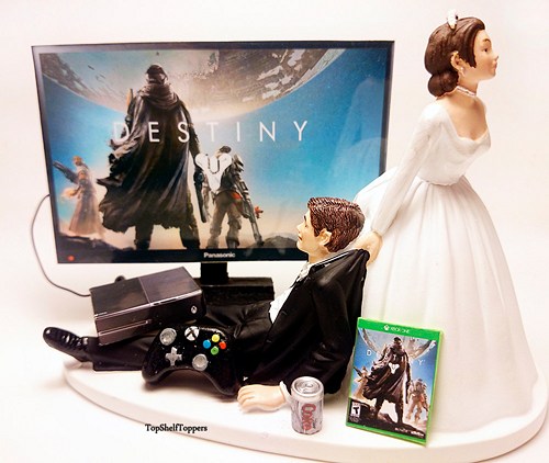 dest_custom_wedding_cake_topper_video_gamer_bride_and_groom_xbox_one_ps4_8e35f681_968133